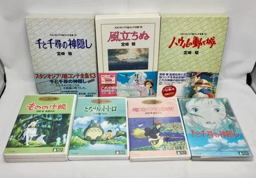 スタジオジブリ作品の絵コンテ全集とDVDをまとめて撮影した買取事例の写真