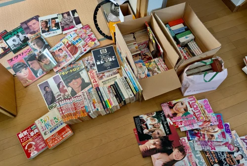 黒石市の出張買取相談でお客様から送られた書籍・雑誌・映画パンフレットなどの写真